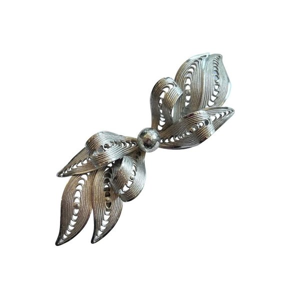 Vintage Signed Kramer Brooch Pin Silvertone Bow Filigree Ornate 3" - Picture 3 of 6